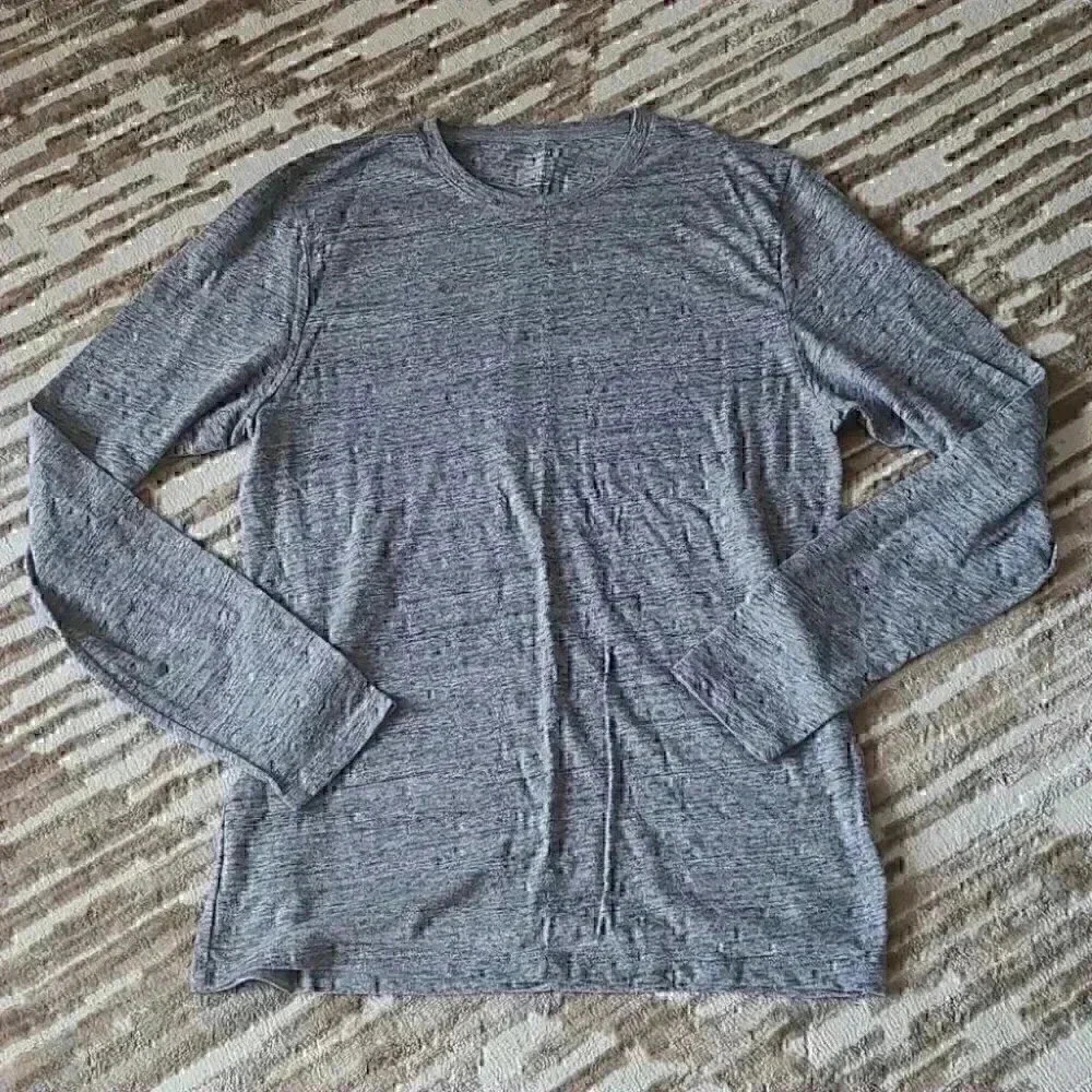 Long sleeve Old Navy tee - Picture 2 of 5